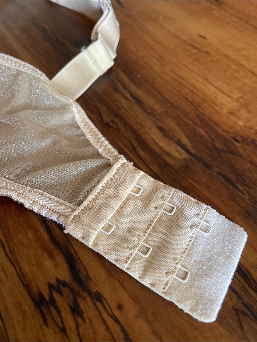 TWO 34D EUC Underwire Bras Wacoal and Wonderbra- Elegant Support - Picture 4 of 15